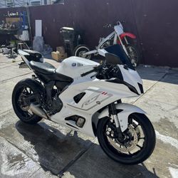 Mint Condition 2023 Yamaha Yzf-R7