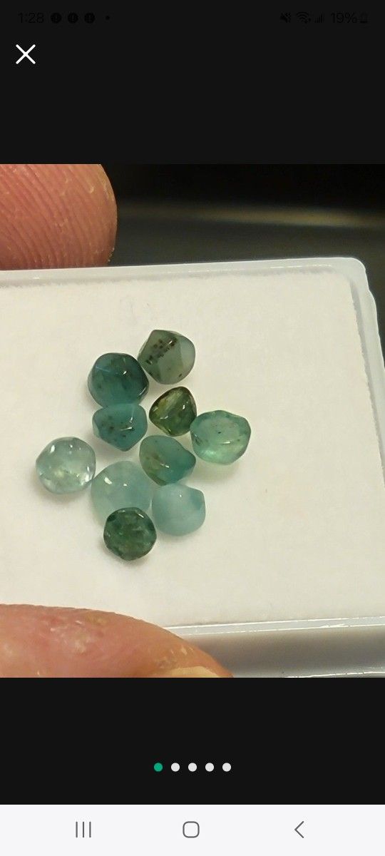 5pcs. Natural Emeralds (Colombia) 4x4mm