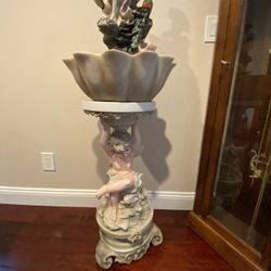 Very  Gorgeous Stand with the fountain