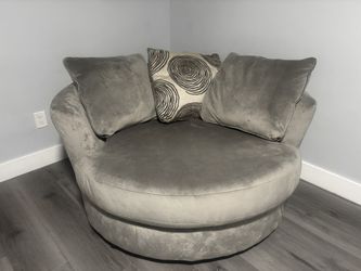 Round Almost brand new Oversized Swivel Loveseat