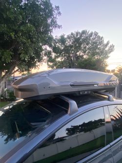 Thule motion 3 (Large) titan grey $900 obo