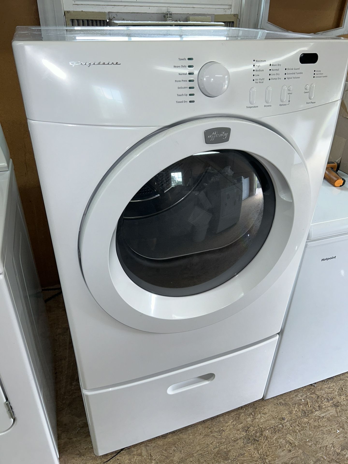 Frigidaire Affinity Super Capacity Dryer With Pedestal / Drawer