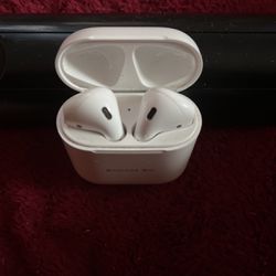 Apple AirPods 1st Generation with Wireless Case