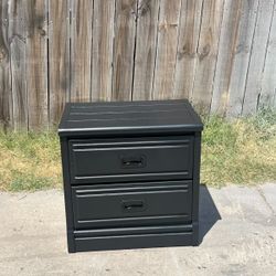 25”W x18”D x 25”H