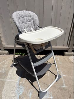 Graco Slim Snacker High Chair