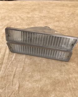 Oldsmobile Cutlass 81 To 88 Front Signal Lights Parts