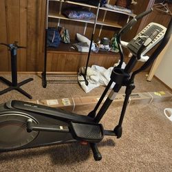 Preform Comfort Stride Elliptical