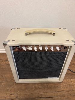 Guitar Amplifier – Celestion Speaker – Vintage Cream