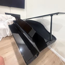     Yamaha CLP-665GP Digital Grand Piano – Excellent Condition