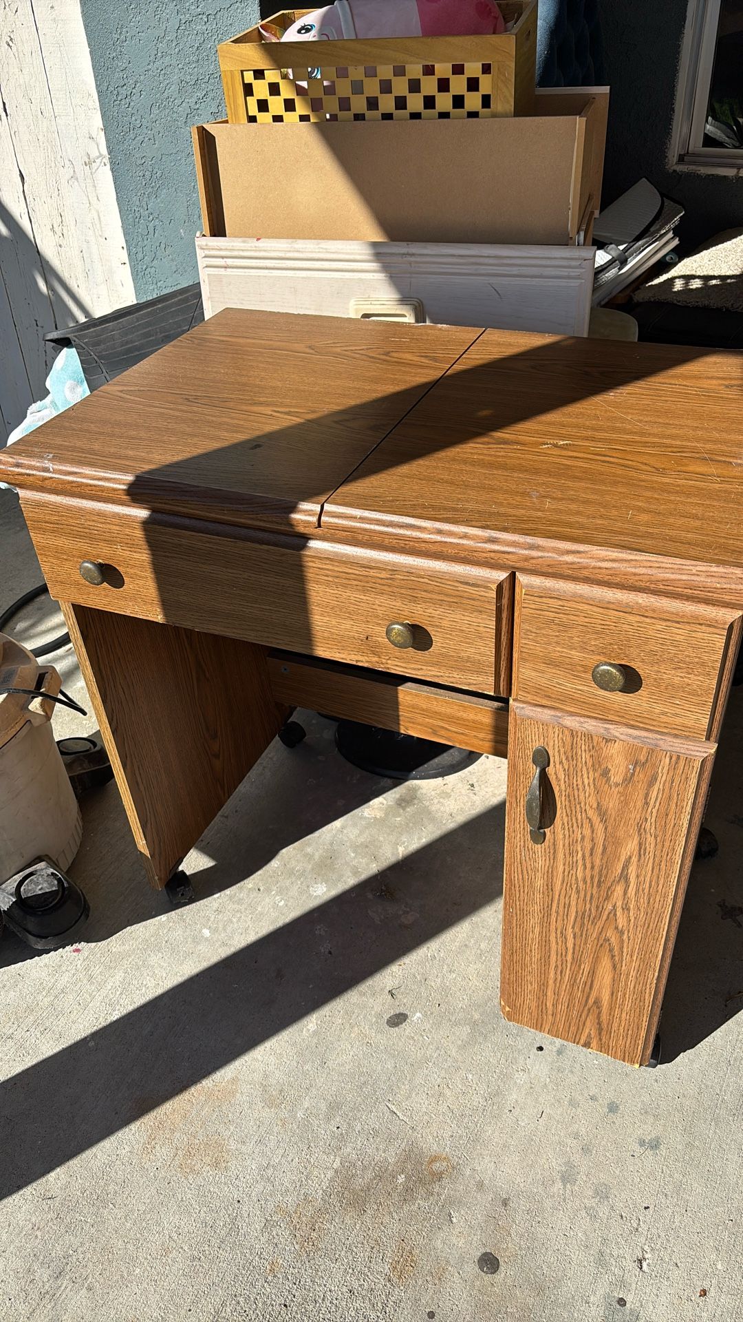 Cabinet For Sowing Machine