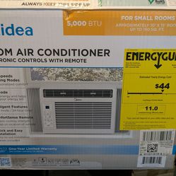 Midea A/C Unit with remote