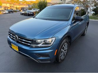 2019 VW Tiguan 2.0T SE 4Motion SUV -AppleCarPlay-PanoramicRoof-105K