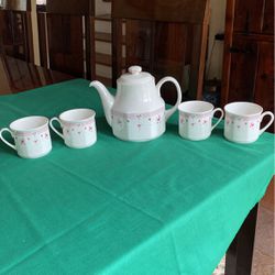 Royal Daulton calico red Tea Set  vintage collectible teapot damage Mugs very good