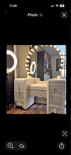 Vintage vanity lights not included