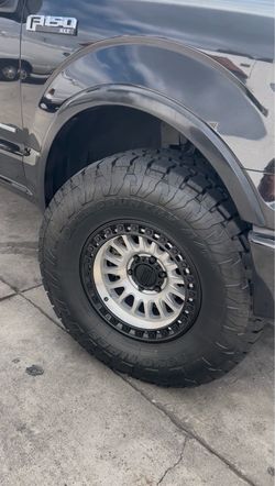 KMC 552 17x8.5 -10mm & 35x12.50R17 TOYO OPEN COUNTRY A/T