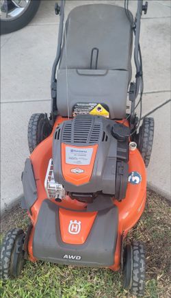 Husqvarna Self-Propel Lawnmower with Bag