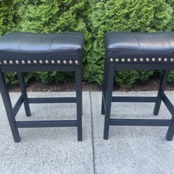 Brand New 2 bar Stools 25.5 in H 
