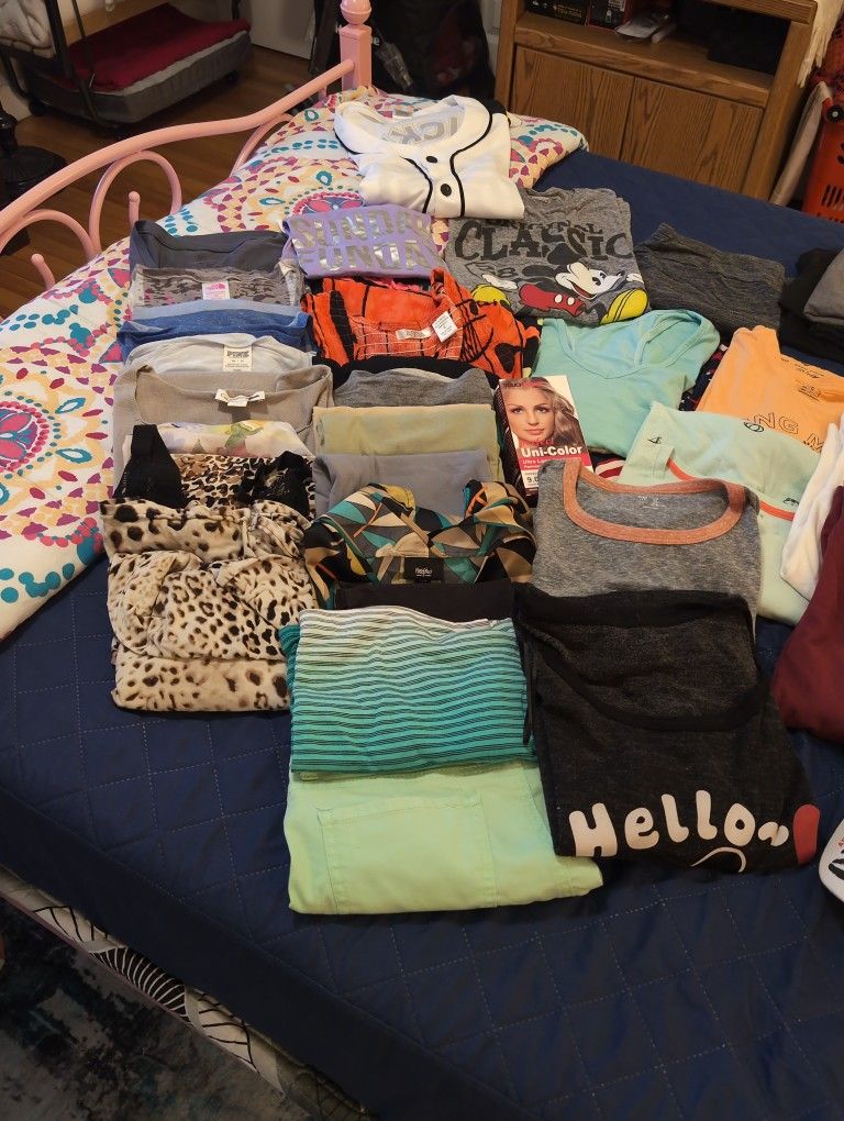 DELIVERY/PICK UP...Miscellaneous Bag Of Women's Clothes