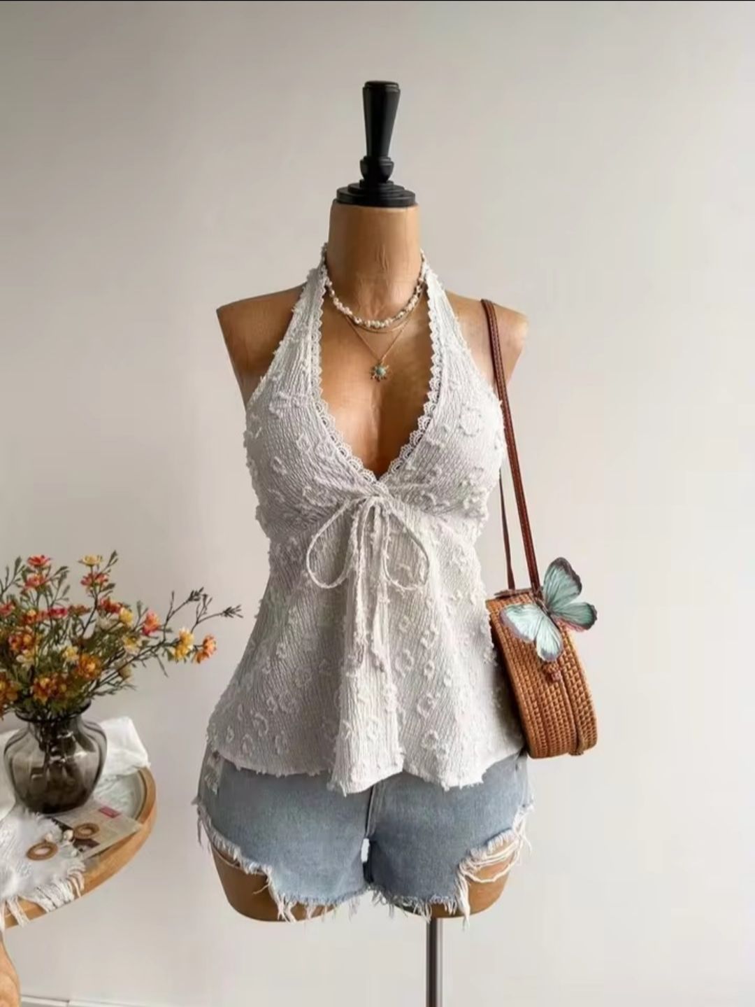 Women's White Floral Lace Halter Camisole Tank Top L Backless Tie Closure Size L