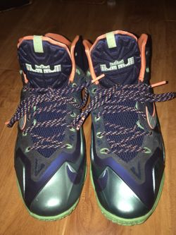 Nike LeBron 11 size 11