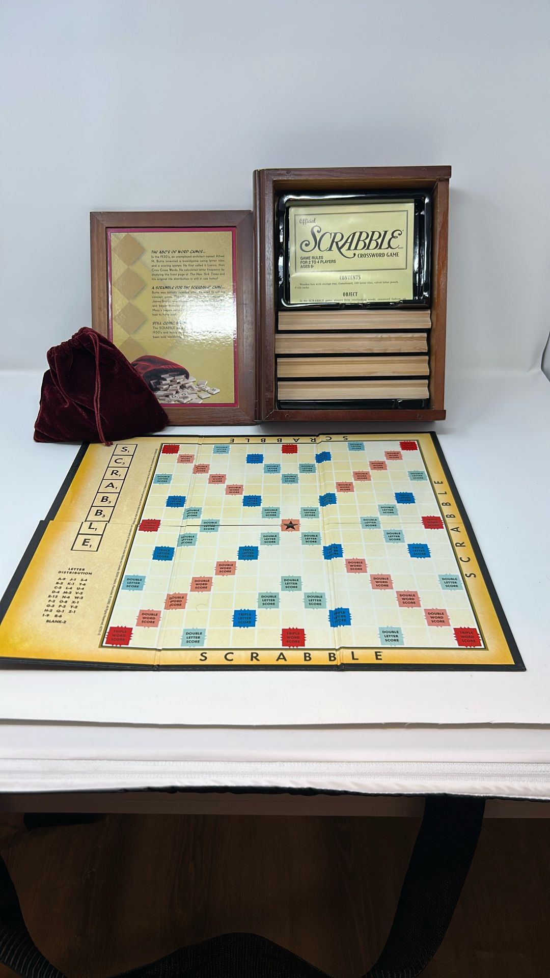 Scrabble Bookshelf Edition Vintage