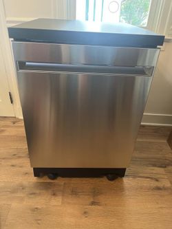 GE 24" Portable Dishwasher GPT225SSLSS