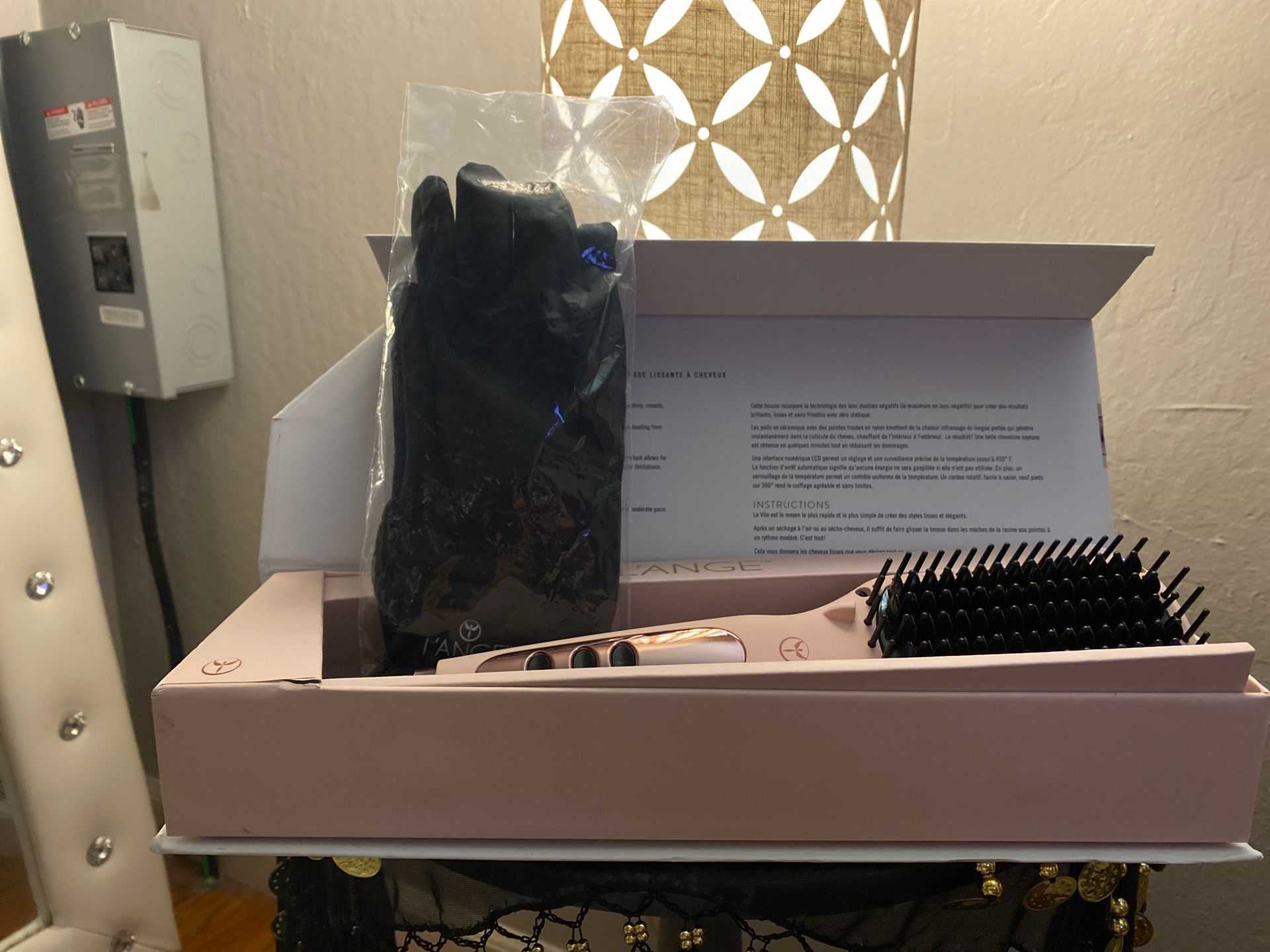 L’ANGE HAIR BRUSH STRAIGHTENER WITH GLOVES