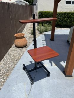 Standing / Rolling Portable Desk Work Station