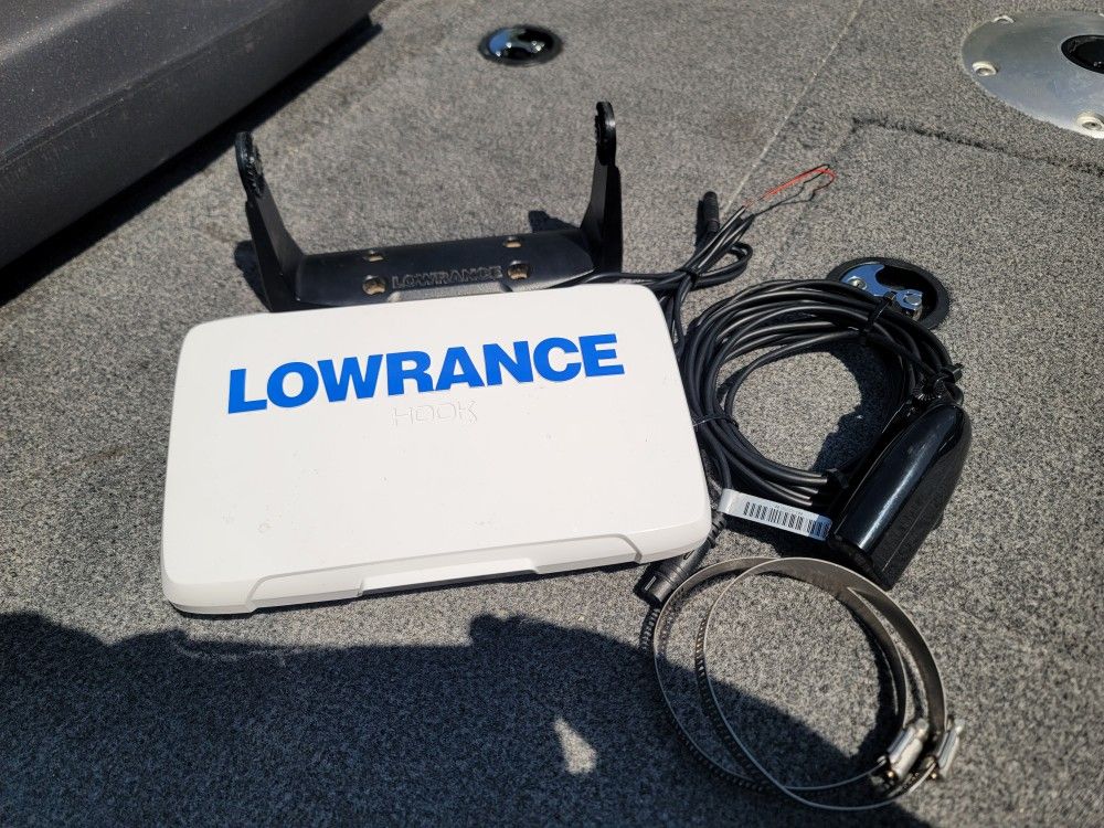 Lowrance Hook Reveal 7ss