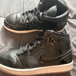 Jordan 1s Mid SE Space Jam