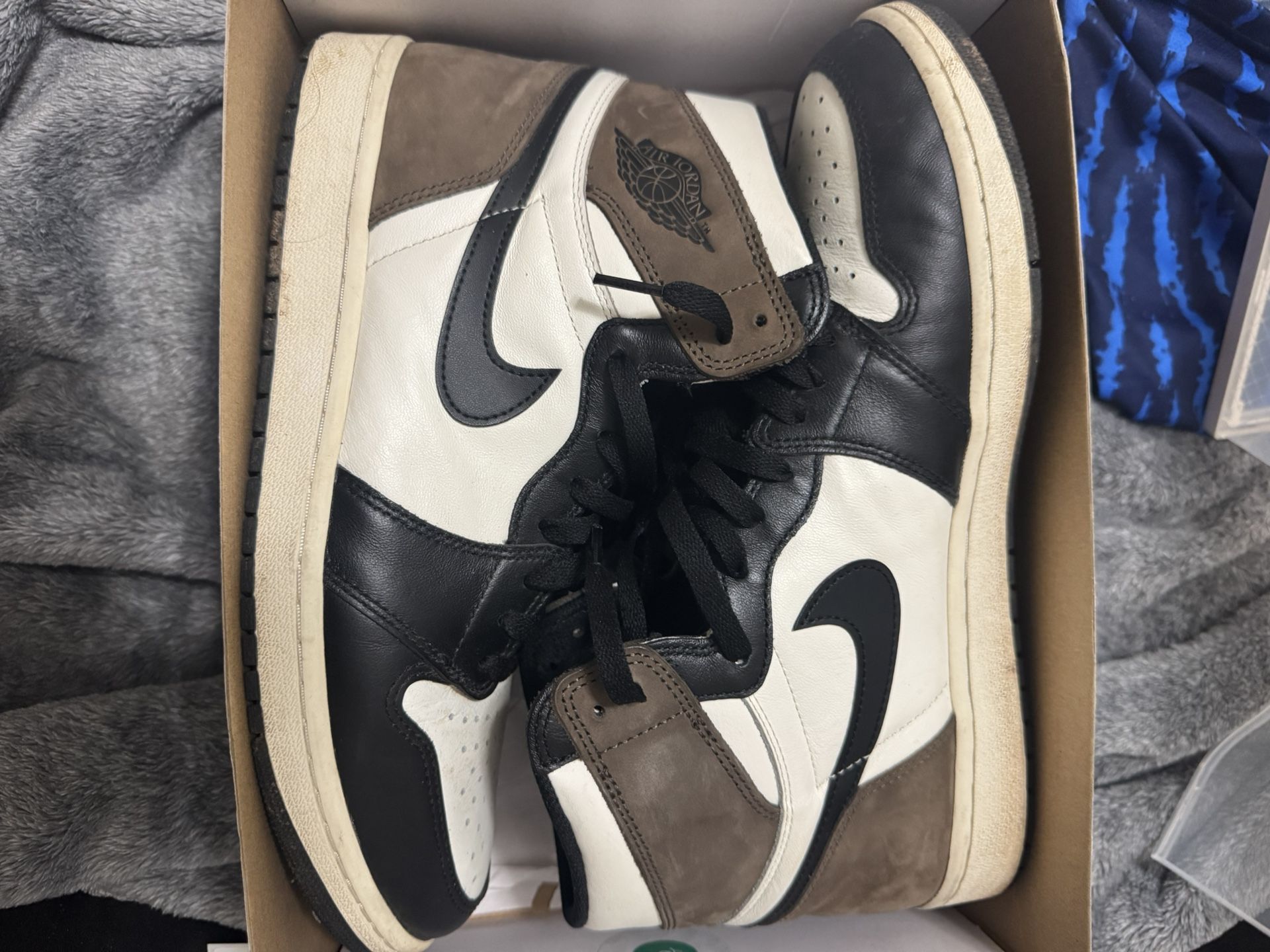 Air Jordan 1 Mocha Size 12