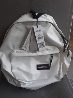 Sweet New Mettalic Lite Sparkle Eastpak Backpack Bag NWT Men Women Retail $50+