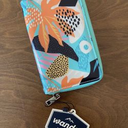 NWT Wander Wallet 