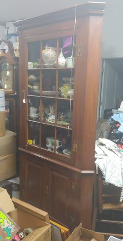 HENKEL HARRIS CORNER CURIO
