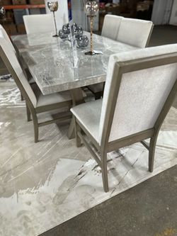 Dining table + 6 chairs