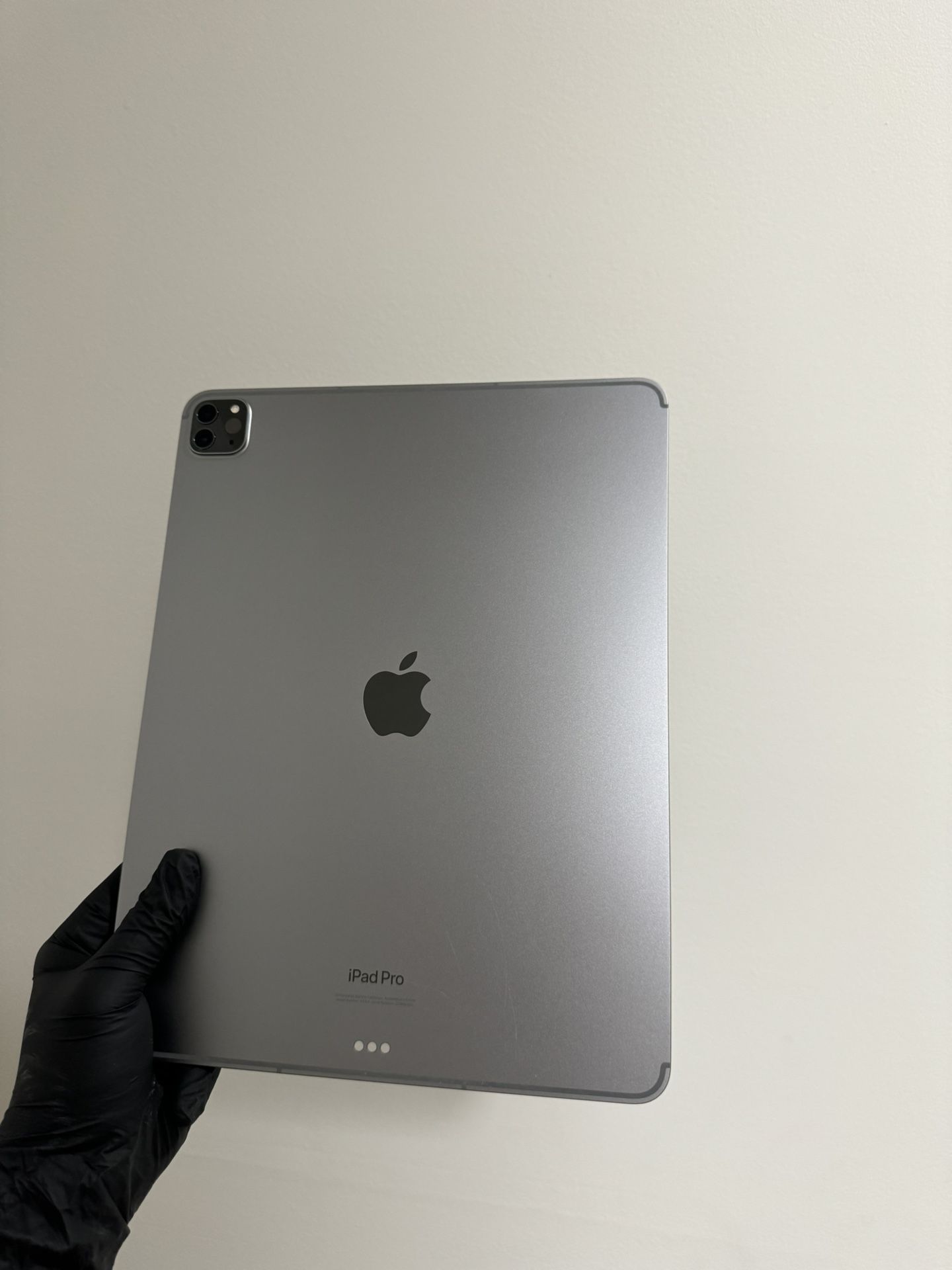 Unlocked iPad Pro 12.9 inch (6th Gen)