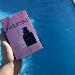 Valentino Ladies Perfume 100mL (2 for $100 on any cologne/perfume on my page) (Open to Offers)