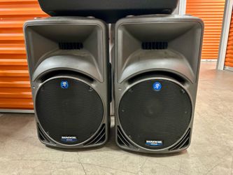Mackie Active SRM 450, JBL PRX 800 series, AKG Mic