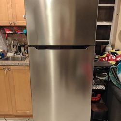 18 Ft Refrigerator INSIGNIA 2022