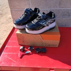 Heelys Sz 4 Girls Sz 2.5 Boys New Only Fell Down Once No Longer Interested 