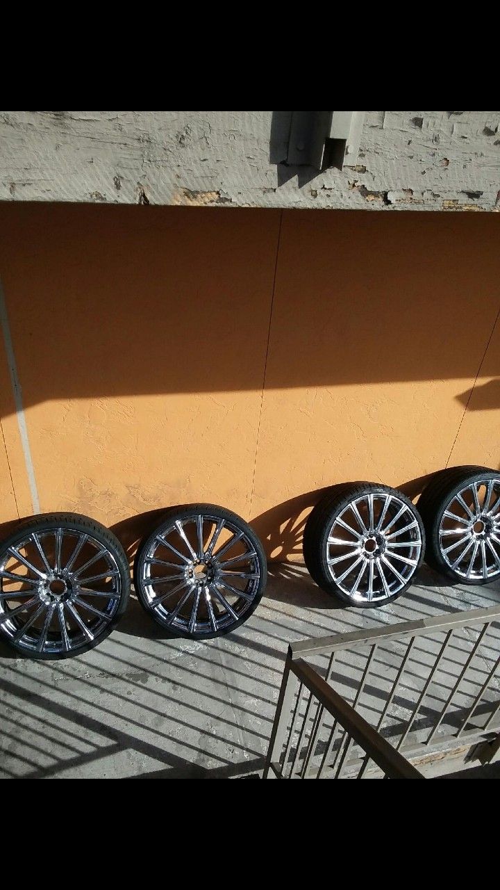 22inch rims as is....AS IS 200obo tread for some 245/35 20 inc