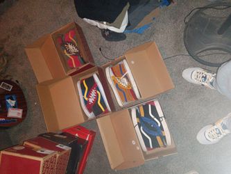 SIZE 12 VANS 30 PER PAIR