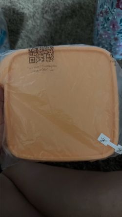 1 piece Tupperware
