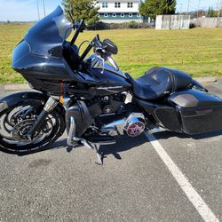 2015 Harley Davidson Road Glide (Custom)