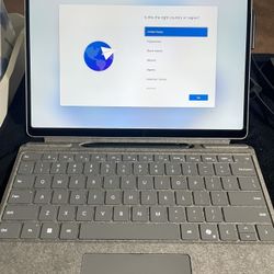 Surface Pro 10 (Ultra 7, 32GB RAM, 512GB) + Dock 2 – Like New