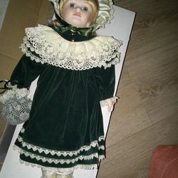 Design Doll, With Certificate Of Authentication Vintage Limited Edition 