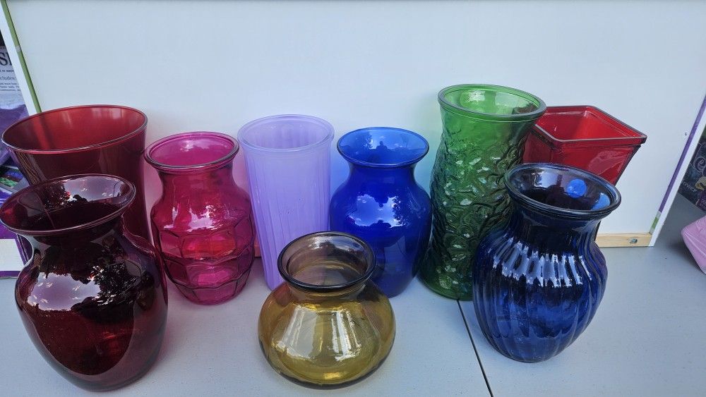 Collection of 9 glass vases - Pink, red, blue, purple, green and brown