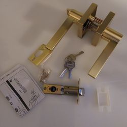3 Keys Gold Door Handle With Square Rosette (1)