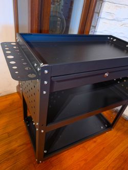 Tool cart with drawer