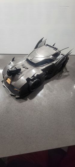 Mattel justice league batmobile toy car